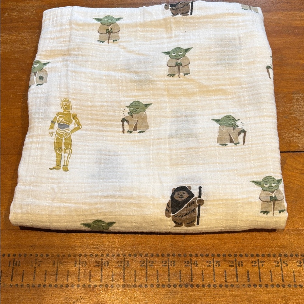 POTTERY BARN KIDS x STAR WARS 47" Square Printed Swaddling Blanket Gauze Organic
